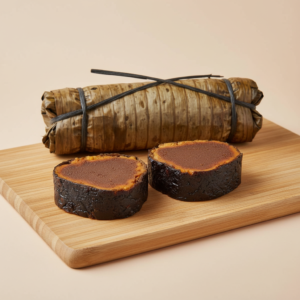 Koba traditionnel Madagascar tranche caramelisée feuille bananier