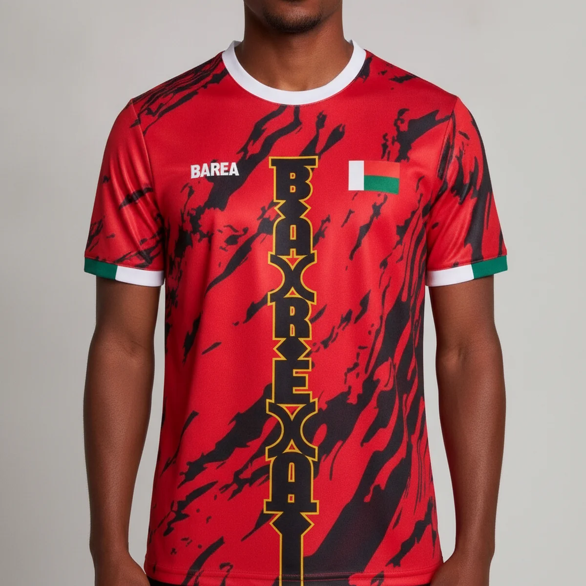 Maillot Aloalo Rouge Barea Madagascar — porté