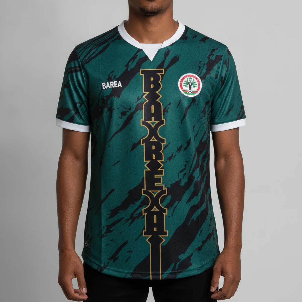 Maillot Aloalo Vert Barea Madagascar — porté